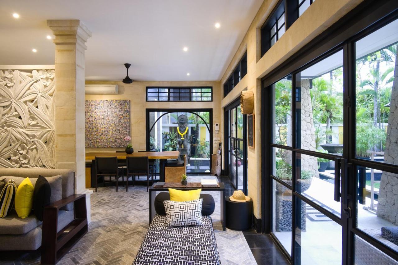 Amanputri Villa Seminyak Esterno foto