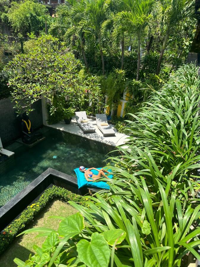 Amanputri Villa Seminyak Esterno foto
