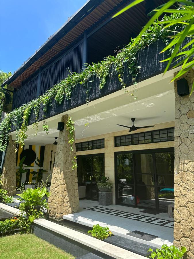 Amanputri Villa Seminyak Esterno foto