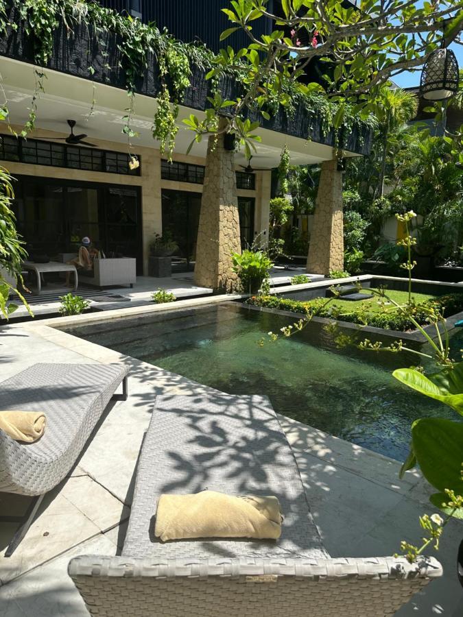 Amanputri Villa Seminyak Esterno foto